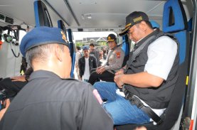 Pj Gubernur Sulsel Kirim Bantuan ke Latimojong Gunakan Helikopter