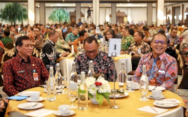 CSS. Wali Kota Makassar, Moh Ramdhan Pomanto (kanan), menghadiri pembukaan City Sanitation Summit (CSS) XXII 2024 di The Royal Krakatau Hotel Kota Cilegon, Provinsi Banten, Selasa (7/5/2024). foto: istimewa
