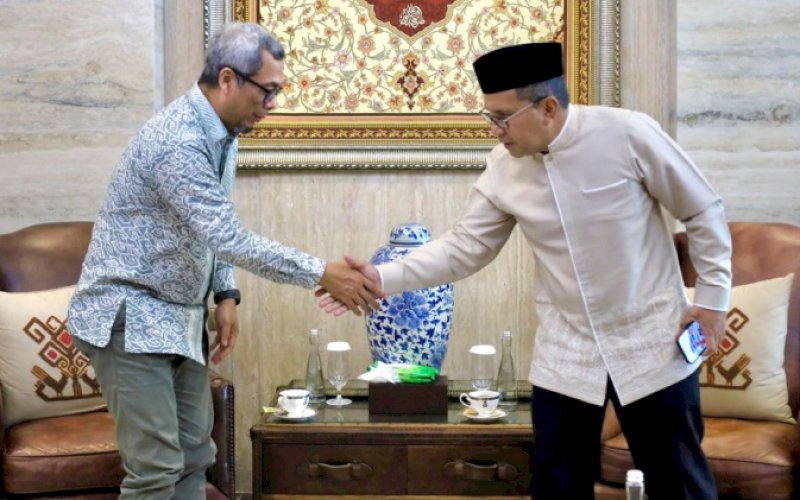 PERTEMUAN. Direktur Jenderal Informasi dan Komunikasi Publik Kementerian Kominfo Usman Kansong secara langsung menemui Wali Kota Makassar Moh Ramdhan Pomanto di Jl Amirullah, Kota Makassar, Jumat (31/5/2024). foto: istimewa