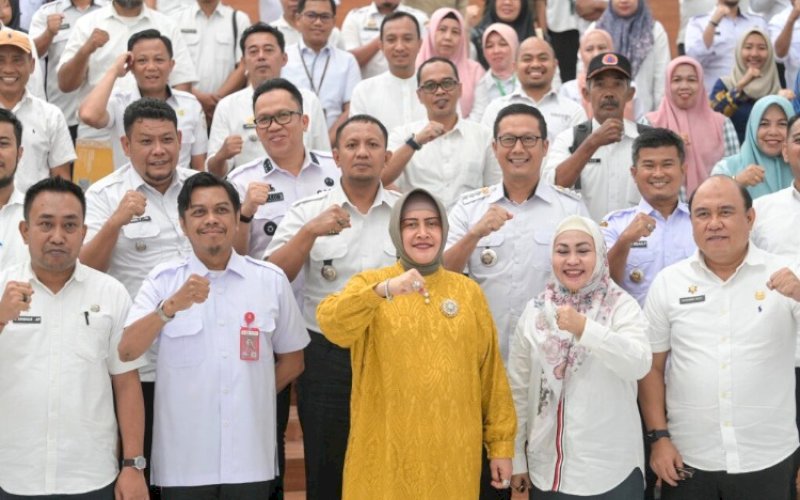 RAKOR. Pj Sekda Kota Makassar, Firman Hamid Pagarra, memimpin Rapat Kordinasi (Rakor) Persiapan Lomba Kelurahan Tingkat Provinsi di Auditorium PKK Makassar, Rabu (8/5/2024). foto: istimewa