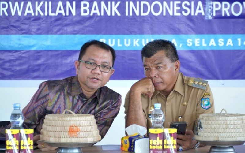 RAKOR. Deputi Direktur Bank Indonesia Sulsel Hasiando Ginsar Manik bersama Bupati Bulukumba Andi Muchtar Ali Yusuf pada Rapat Koordinasi TPID, Selasa (14/5/2024). foto: istimewa