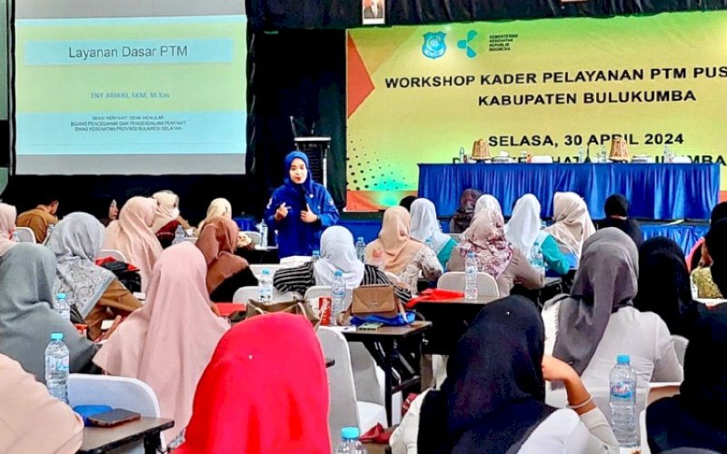 WORKSHOP. Pemkab Bulukumba melalui Dinas Kesehatan menggelar Workshop Kader Pelayanan Penyakit Tidak Menular (PTM) di Ballroom Ammatoa Hotel Agri, Selasa (30/4/2024) lalu. foto: istimewa