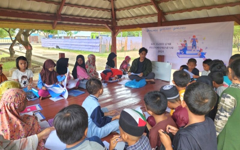 RUMAH BELAJAR. PT Pelabuhan Indonesia (Persero) Group wilayah kerja Makassar melaksanakan program Tanggung Jawab Sosial dan Lingkungan (TJSL) dengan mengadakan kegiatan 'Rumah Belajar' di Kelurahan Kaluku Bodoa, Kecamatan Tallo, Kota Makassar. foto: istimewa