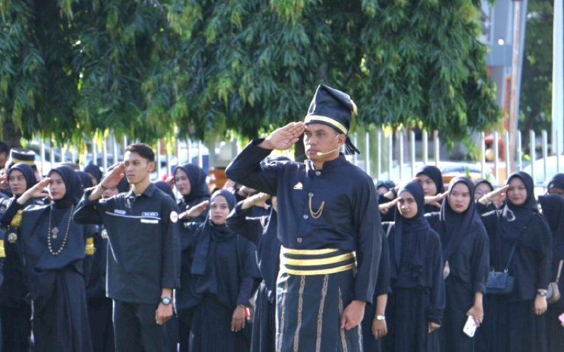 HARDIKNAS. Pemkab Bulukumba melaksanakan Upacara Peringatan Hari Pendidikan Nasional (Hardiknas) di Halaman Kantor Bupati Bulukumba, Kamis (2/5/2024). foto: istimewa