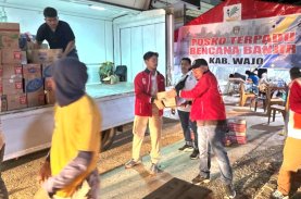 Truk Bantuan Kemanusiaan Pemkot Makassar-IKA Unhas Sulsel Tiba di Posko Banjir Sidrap