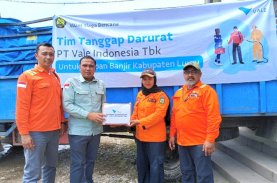 Vale Serahkan Bantuan Kemanusiaan untuk Korban Banjir dan Longsor di Luwu