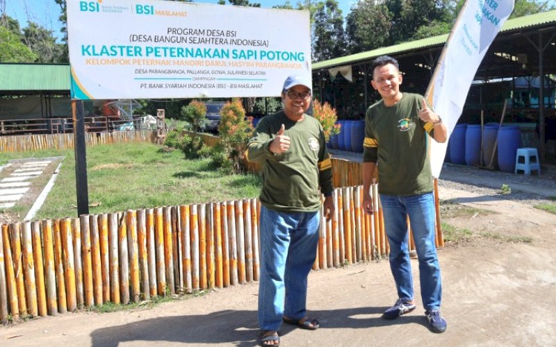 BSI BERKURBAN. Bank Syariah Indonesia Regional Makassar menyalurkan 80 hewan kurban kepada warga di momen Iduladha 1445 H/2024 M ini, Senin (17/6/2024). foto: istimewa