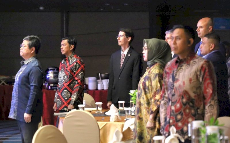 PEMBUKAAN. Pj Sekda Kota Makassar Firman Hamid Pagarra (kedua kiri) mewakili Wali Kota Makassar Moh Ramdhan Pomanto menghadiri pembukaan Konjen Kroasia di Kota Makassar dirangkaikan dengan peringatan Hari Nasional Kroasia di Hotel Novotel Makassar, Jumat (7/6/2024) malam. foto: istimewa