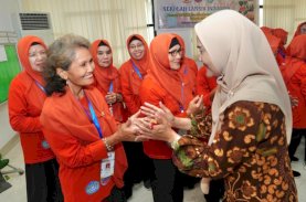 Ninuk Zudan Kunjungi Sekolah Lansia Ininnawa Binaan PKK Sulsel