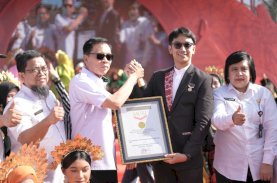Pemprov Sulsel Raih Dua Rekor MURI, 24.913 Pelajar Menari Padduppa Kenakan Baju Bodo