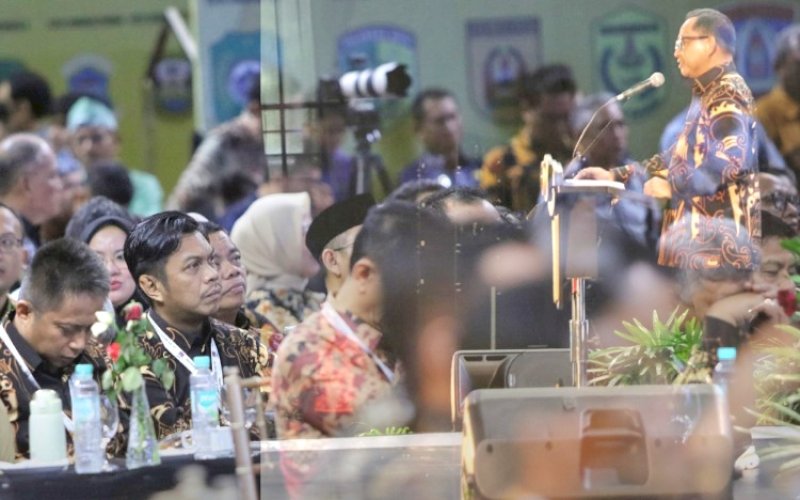 RAKERNAS APEKSI. Menteri Dalam Negeri RI, Tito Karnavian, menjadi pembicara kunci dalam Rakernas XVII APEKSI 2024 di BSCC, Balikpapan, Kaltim, Selasa (4/6/2024). Turut dihadiri Pj Sekda Kota Makassar, Firman Hamid Pagarra. foto: istimewa