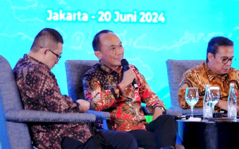 Zudan Arif Fakrulloh (tengah). foto: istimewa