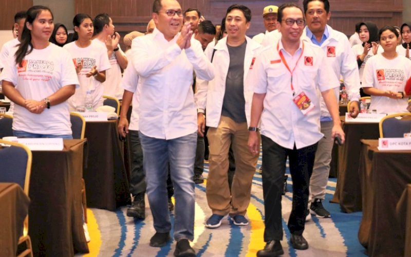 PROJO. Wali Kota Makassar, Moh Ramdhan Pomanto, menghadiri Rakerda Projo Sulsel di Hotel Four Point by Sheraton Makassar, Sabtu (6/7/2024). foto: istimewa