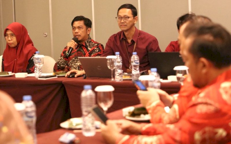 EVALUASI SAKIP. Pj Sekda Kota Makassar, Firman Hamid Pagarra (kedua kiri), menghadiri evaluask SAKIP yang digelar Kementerian PANRB di Hotel JS Jalawansa Jakarta, Rabu (17/7/2024). foto: istimewa