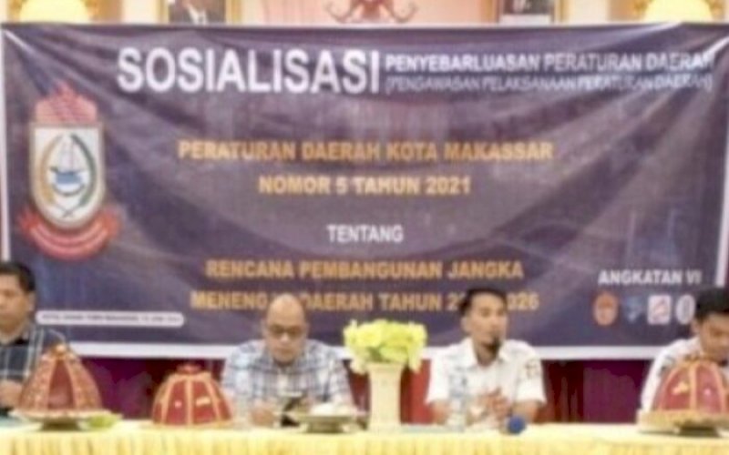 SOSIALISASI. Anggota DPRD Kota Makassar, Irwan Djafar, menggelar sosialisasi penyebarluasan Perda nomor 5 tahun 2021 tentang Rencana Pembangunan Jangka Menengah Daerah (RPJMD) 2021-2026 di Hotel Grand Town Makassar, Rabu (12/6/2024). foto: istimewa