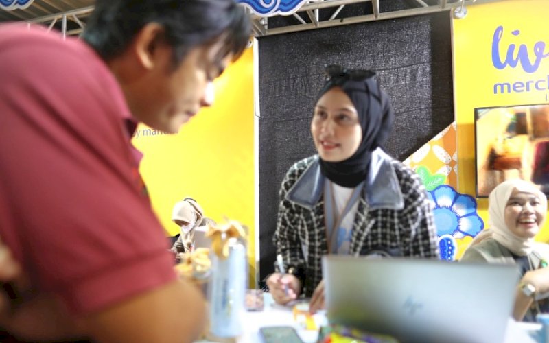 Layanan Bank Mandiri di F8 Makassar Zona 5. foto: istimewa