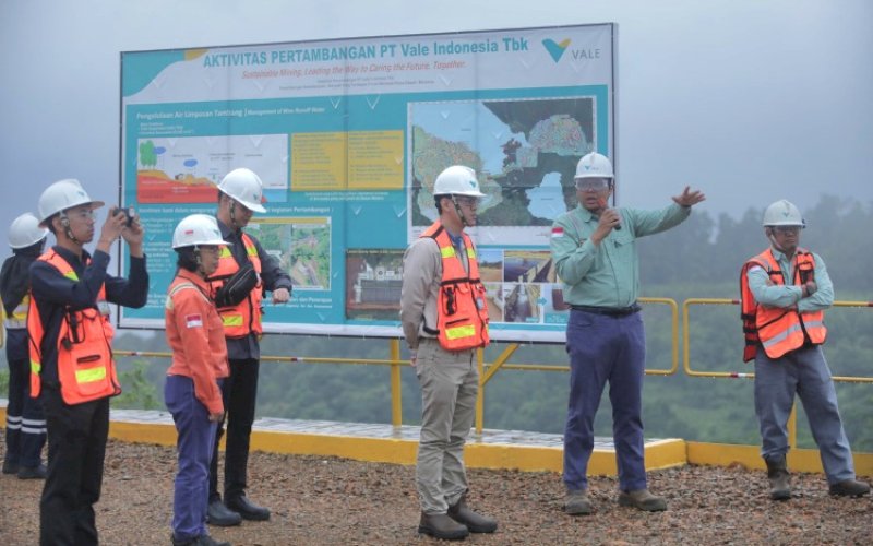 KUNJUNGAN KERJA. Plh Direktur Pelayanan Perizinan Berusaha Non-Industri BKPM Rahardjo, Siswohartono, melakukan kunjungan kerja ke PT Vale Indonesia, ke Sorowako, Lutim, Rabu-Jumat (3-5/7/2024). foto: istimewa