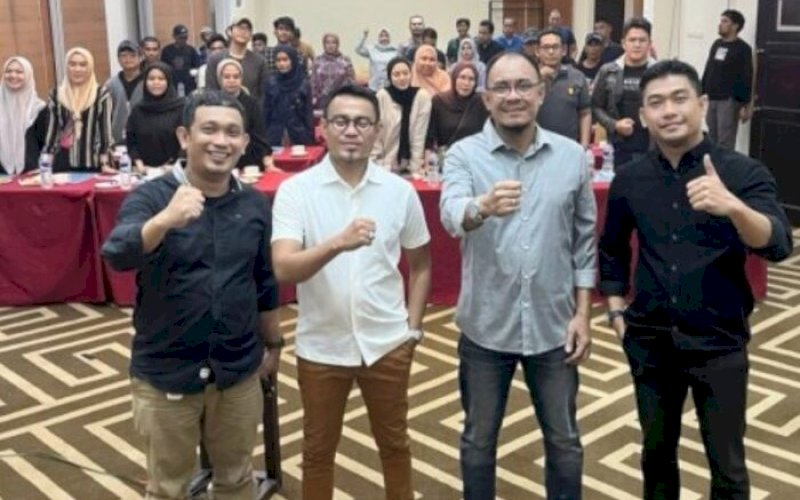 SOSIALISASI. Anggota DPRD Kota Makassar, Sahruddin Said, menggelar sosialisasi Perda nomor 3 tahun 2014 tentang Penataan dan Pengelolaan Ruang Terbuka Hijau di Hotel Continent Makassar, Sabtu (8/6/2024). foto: istimewa