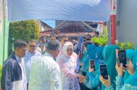 Syahruddin Dampingi Indira Tinjau Pelayanan Posyandu di Bara-baraya