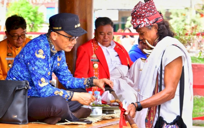 FESTIVAL BUDAYA. Pj Gubernur Sulsel, Zudan Arif Fakrulloh, menghadiri Festival Budaya Toraja Utara 2024 di Alun-alun Kota Rantepao, Senin (22/7/2024). foto: istimewa