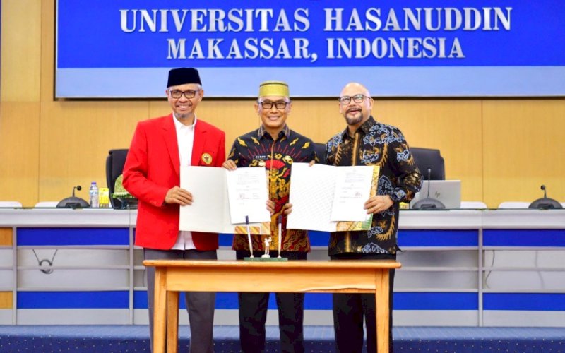 WORKSHOP. Pj Gubernur Sulsel, Zudan Arif Fakrulloh, saat menghadiri Workshop Konsultatif UNESCO Metodologi Penilaian Kesiapan AI di Indonesia, di Gedung Rektorat Unhas, Makassar, Kamis (18/7/2024). foto: istimewa