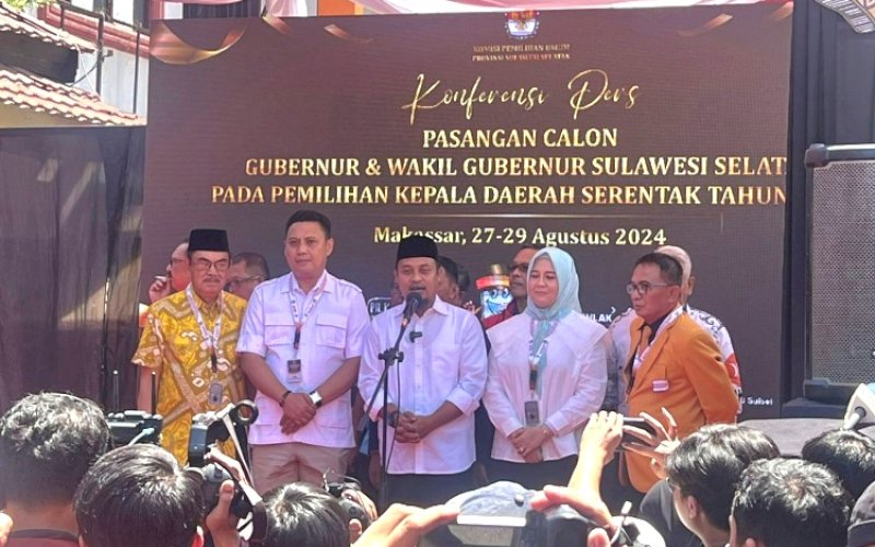 PENDAFTARAN. Andi Sudirman Sulaiman-Fatmawati Rusdi (Andalan Hati) mendaftar sebagai pasangan calon Gubernur dan Wakil Gubernur Sulsel ke KPU Sulsel, Kamis (29/8/2024). foto: istimewa