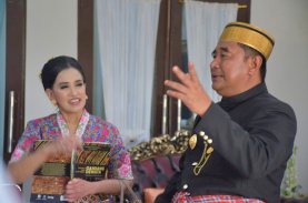 Pj Gubernur Sulbar Apresiasi Upaya Ketua Bhayangkari Perhatikan Budaya Tenun Mandar