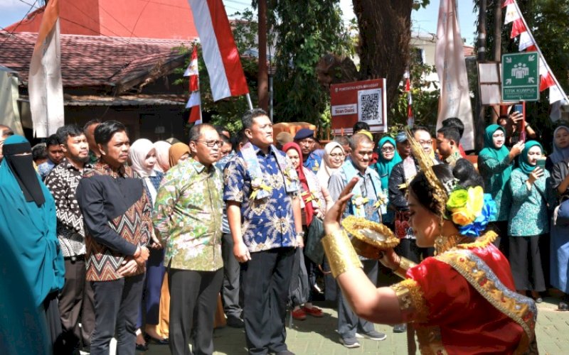 LOMBA KELURAHAN. Wali Kota Makassar, Moh Ramdhan Pomanto, menghadiri acara Evaluasi Perkembangan Desa dan Kelurahan Klarifikasi Lapangan Lomba Kelurahan Tingkat Regional Dirjen Bina Pemdes Kemendagri di Kelurahan Manggala, Kecamatan Manggala, Sabtu (24/8/2024). foto: istimewa