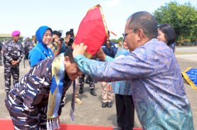 Danny Pomanto dan Indira Sambut Kedatangan KSAL di Makassar