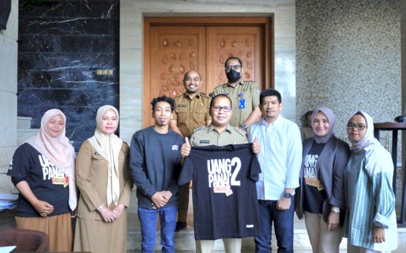AUDIENSI. Wali Kota Makassar, Moh Ramdhan Pomanto, menerima bintang film dan produser Film Uang Panai 2: Maha(l)r di Jl Amirullah, Kota Makassar, Senin (5/8/2024). foto: istimewa