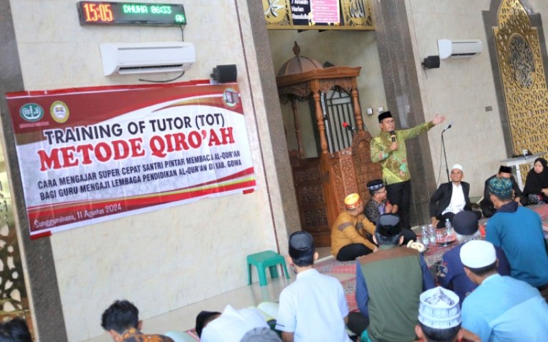 TOT. Wali Kota Makassar, Moh Ramdhan Pomanto, menghadiri Training of Tutor (ToT) Metode Qiro'ah yang diadakan Lembaga Pembinaan Pengembangan Pendidikan Al Qur'an (LP3Q) Makassar-Gowa di Masjid Baiturrahim, Gowa, Minggu (11/8/2024). foto: istimewa