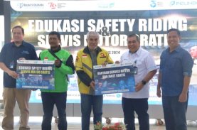 HUT Kemerdekaan RI Ke-79, Pelindo Edukasi Safety Riding serta Service Gratis Ojek Online dan Pangkalan