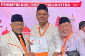 Uji-Sahabuddin Resmi Terima B1-KWK PKS untuk Pilkada Bantaeng 2024