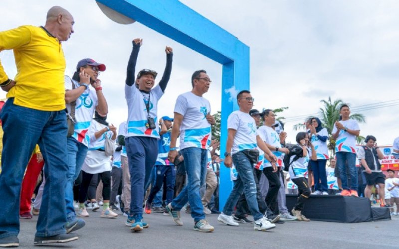 MERIAH. Jalan sehat pada perayaan HUT PT Vale Indonesia Tbk (PT Vale) ke-56 di Indonesia Growth Project (IGP) Pomalaa berlangsung meriah, Sabtu (27/7/2024). foto: istimewa
