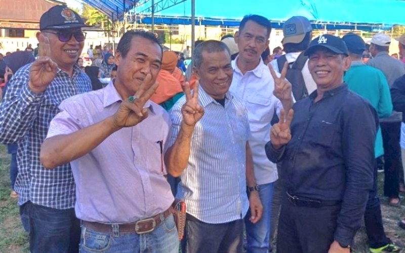 DUKUNGAN. Andi Amril (kanan) mantan simpatisan TSY kini mendukung Harapan Baru Jilid II, yaitu pasangan Calon Bupati dan Wakil Bupati, Andi Muchtar Ali Yusuf-Andi Edy Manaf, untuk Pilkada Bulukumba 2024. foto: istimewa
