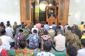 Pjs Wali Kota Makassar Pimpin Salat Zuhur Berjemaah Bersama Jajaran Pemkot