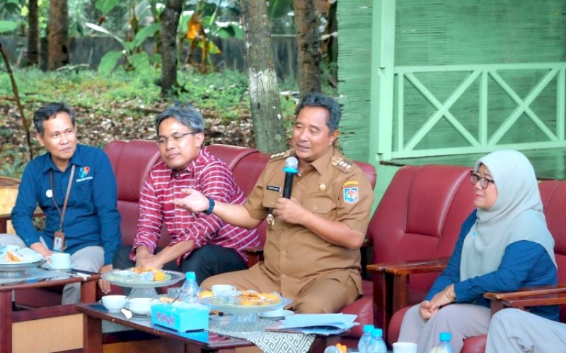 DIALOG. Pj Gubernur, Bahtiar Baharuddin, menghadiri dialog yang digelar BPS Sulbar, Senin (9/9/2024). foto: istimewa