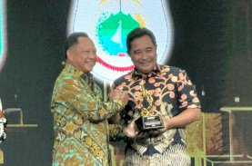 Bahtiar Baharuddin Terima Penghargaan Peduli Pengendalian Inflasi