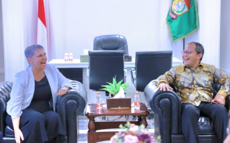 PERTEMUAN. Wali Kota Makassar Moh Ramdhan Pomanto menerima Dubes Australia untuk Indonesia Penny Williams PSM di Kantor Balai Kota Makassar, Kamis (5/9/2024). foto: istimewa