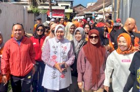 Indira Didampingi Ketua PDIP Makassar Blusukan di Banta-bantaeng, Warga Kompak Teriak Lanjutkan Kebaikan