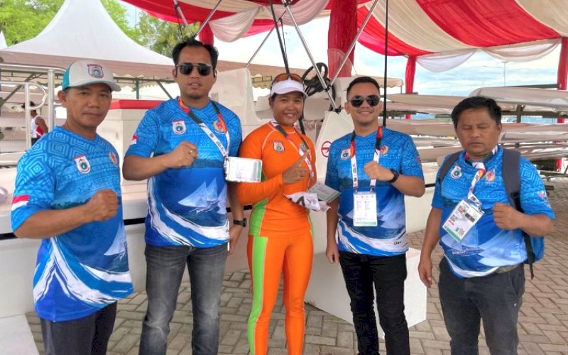 MASUK FINAL. Atlet dayung Sulbar, Ramla Baharuddin (tengah), berhasil masuk babak final setelah finish juara satu pada babak pengisihan jarak 1.000 meter pada PON XXI Aceh-Sumut 2024. foto: istimewa