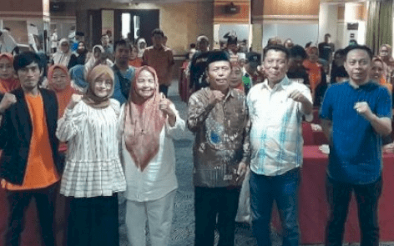 SOSIALISASI. Anggota DPRD Kota Makassar, Abdul Wahab Tahir, menggelar Sosialisasi Penyebarluasan Perda Nomor 3 Tahun 2016 tentang Pemberian Air Susu Ibu (ASI) Eksklusif di Hotel Lynt Makassar, Sabtu (3/8/2024). foto: istimewa