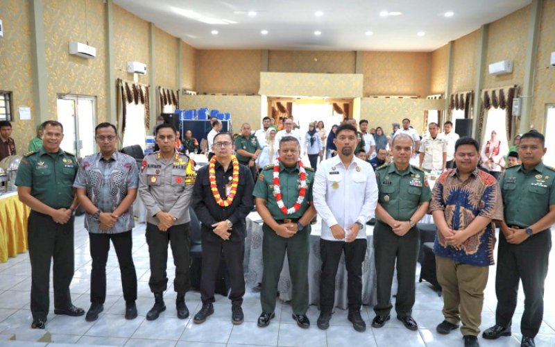 SAMBUTAN. Pjs Wali Kota Makassar, Andi Arwin Azis, menerima kunjungan Tim Penilai Kampung Pancasila Tingkat Pusat di Kelurahan Manggala, Kecamatan Manggala, Kota Makassar, Rabu (16/10/2024). foto: istimewa