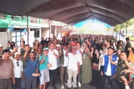 Warga Tiro Sompe Sambut Program Kenaikan Intensif RT/RW yang Ditawarkan ANH-TQ