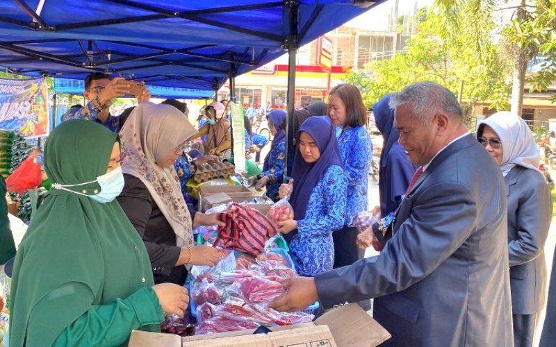 GPM. Pemkab Mamuju menggelar Gerakan Pangan Murah (GPM). foto: istimewa