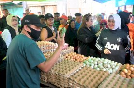 Indira Blusukan di Pasar Bacan, Pedagang Beri Dukungan Lanjutkan Kebaikan