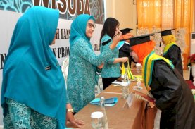Ninuk Zudan Hadiri Wisuda Sekolah Lansia Ininnawa Binaan PKK Sulsel