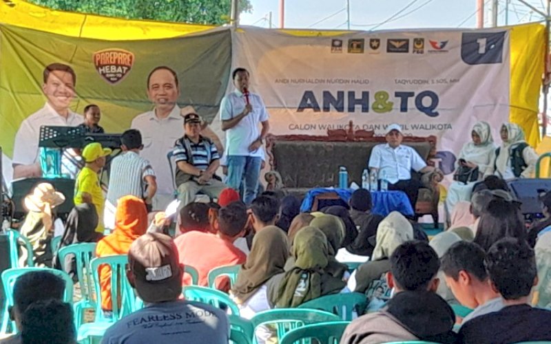 KAMPANYE. Pasangan Calon Wali Kota dan Wakil Wali Kota Parepare, Andi Nurhaldin Nurdin Halid-Taqyuddin Djabbar (ANH-TQ), menggelar kampanye terbuka di Kelurahan Wattang Soreang, Kecamatan Soreang, Kota Parepare, Sabtu (5/10/2024). foto: istimewa