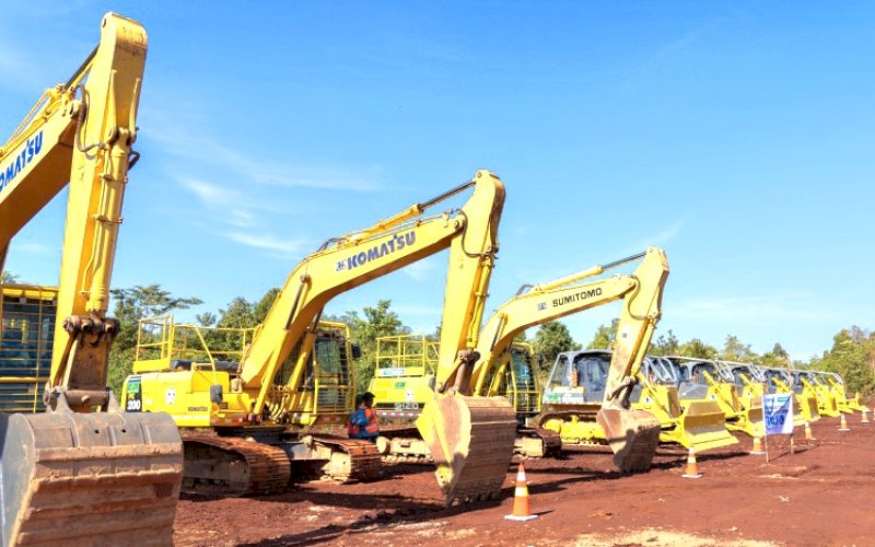 PEMOTONGAN PERDANA. PT Vale Indonesia Tbk (PT Vale), bersama mitra kerjanya, PT Petrosea Tbk, memulai serangkaian seremoni First Cut (Pemotongan Perdana) di area Mining IGP Pomalaa yang dimulai Jumat (4/10/2024). foto: istimewa