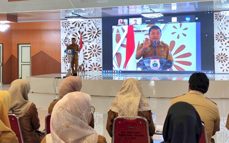 RAKOR. Diskominfo-SP Provini Sulbar menggelar Rapat Koordinasi (Rakor) Pejabat Pengelola Informasi dan Dokumentasi (PPID) se-Sulbar di Gedung Graha Sandeq Kompleks Kantor Gubernur Sulbar, Selasa (1/10/2024). foto: istimewa